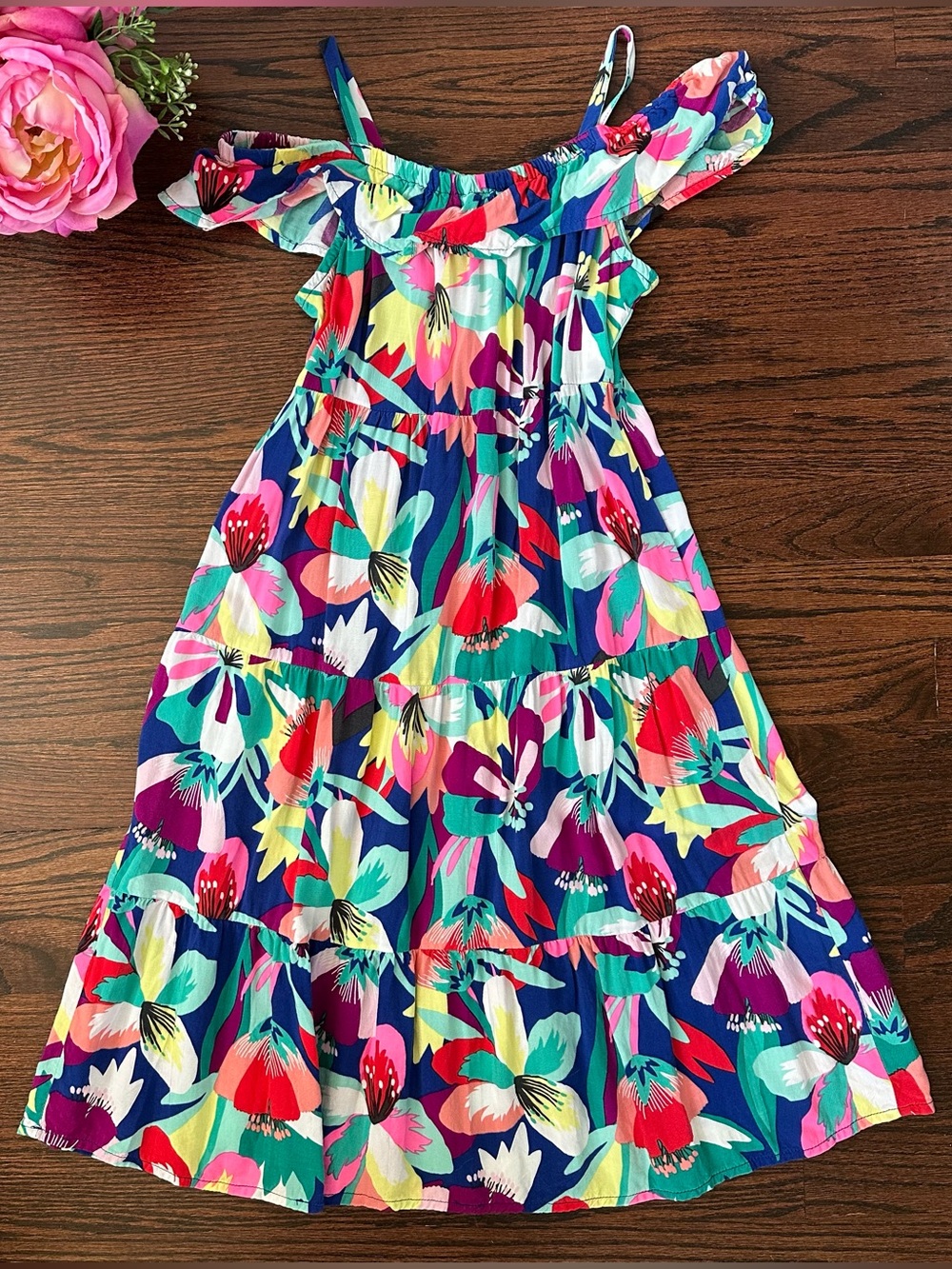 Crazy 8 floral maxi dress, size M